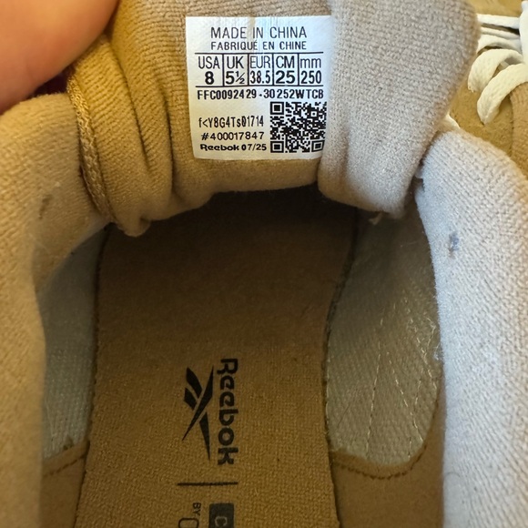 NWT Reebok Smash Edge Tan and White Sneakers - Picture 8 of 8